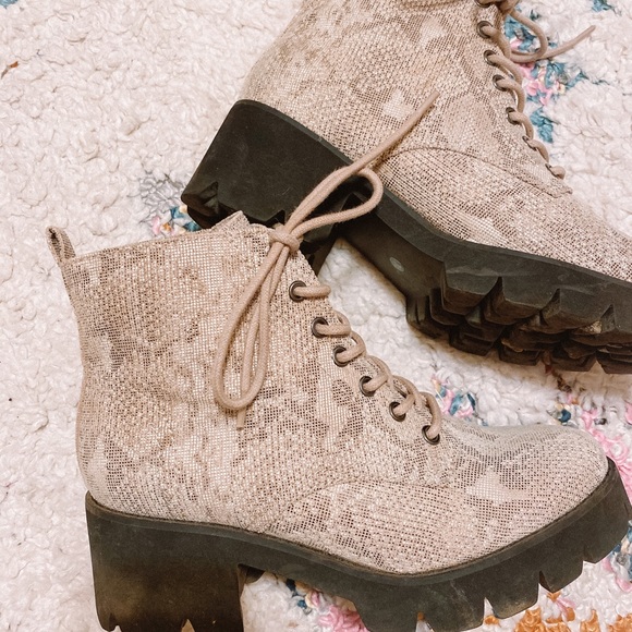 Snake Print Combat Boot - Picture 5 of 6